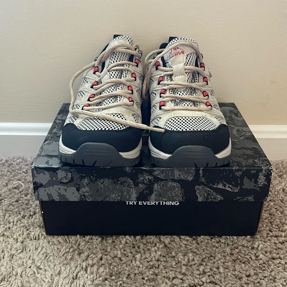 Nortiva Hiking Tennis Shoes 7.5